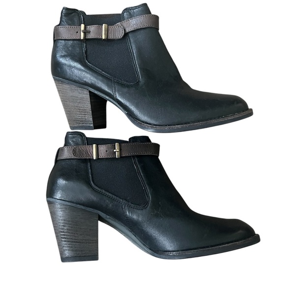 Paul Green Shoes - Black Leather Paul Green black leather Ankle Boots with Brown Accents